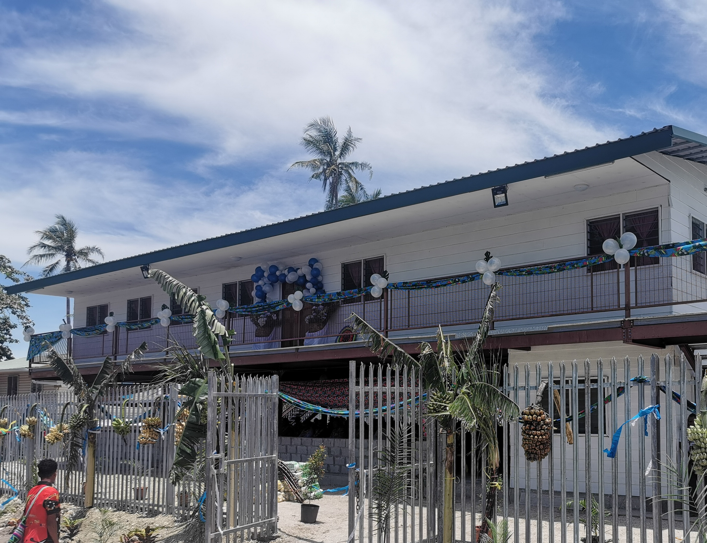Boera village today received its newly built multi-purpose community hall from Gas Resources PNGLNG Plant Limited (GRPNGLNGPL) and Mineral Resources Development Company (MRDC).